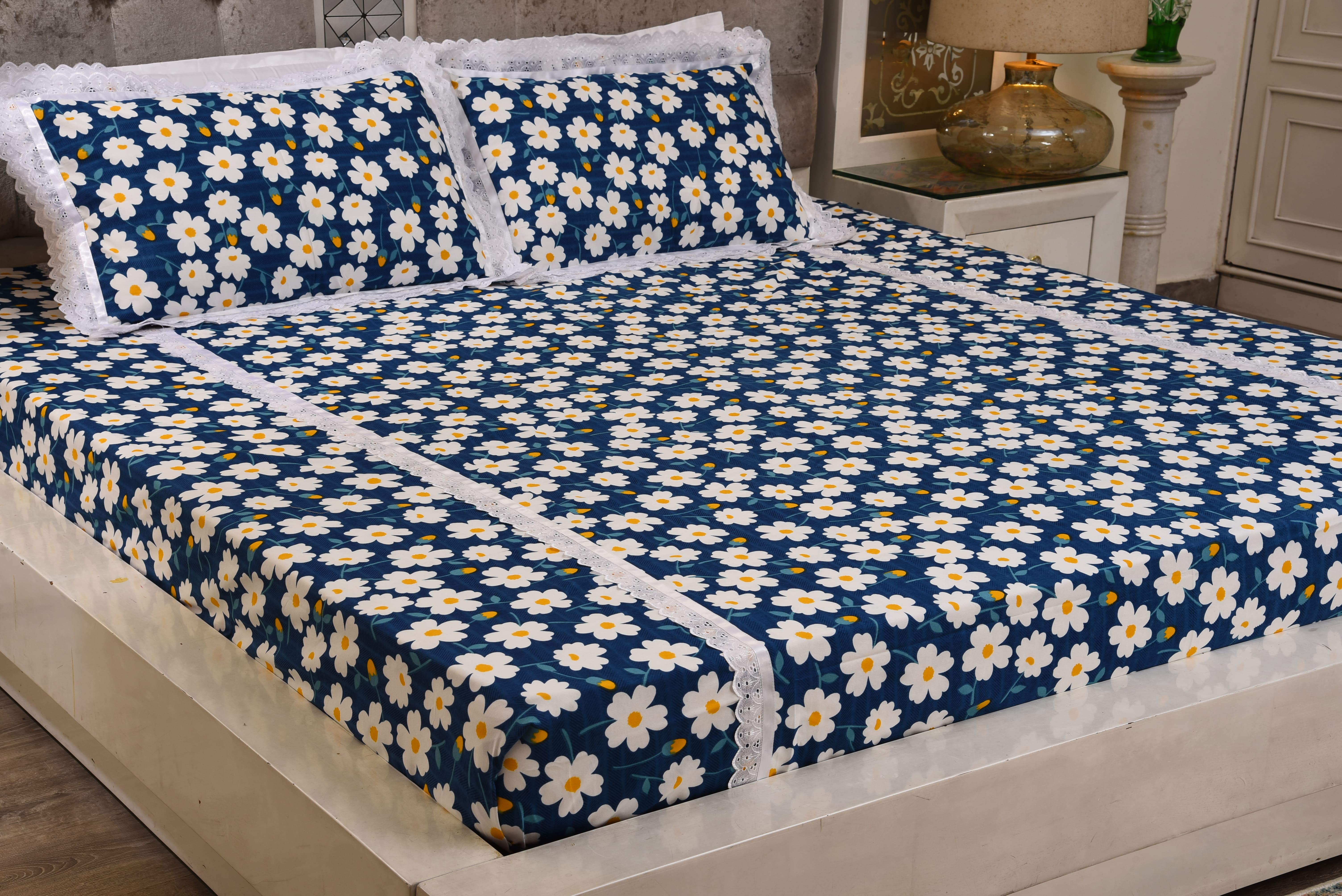 Midnight Daisy Bedsheet