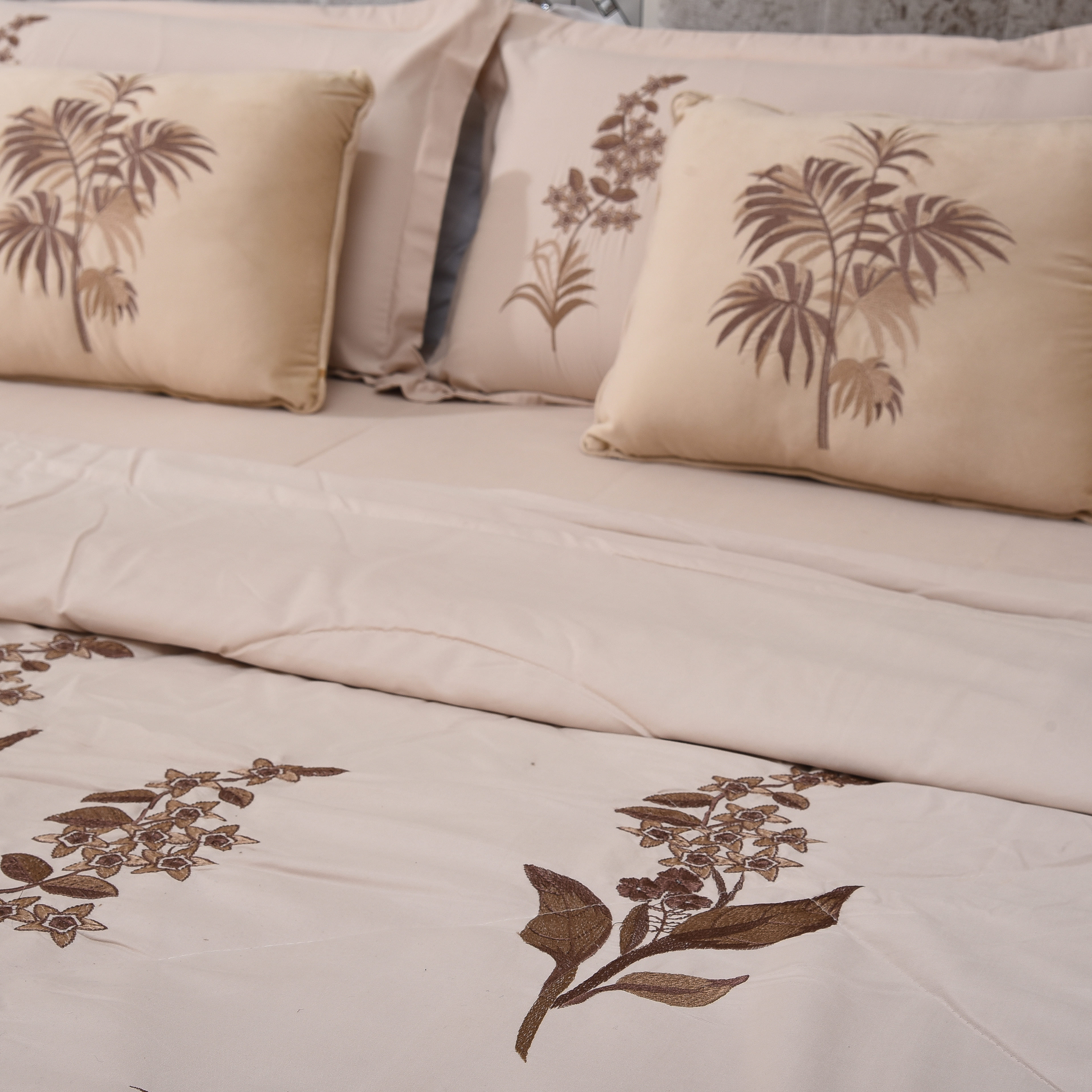 Ivory Palm Haven Bedsheet